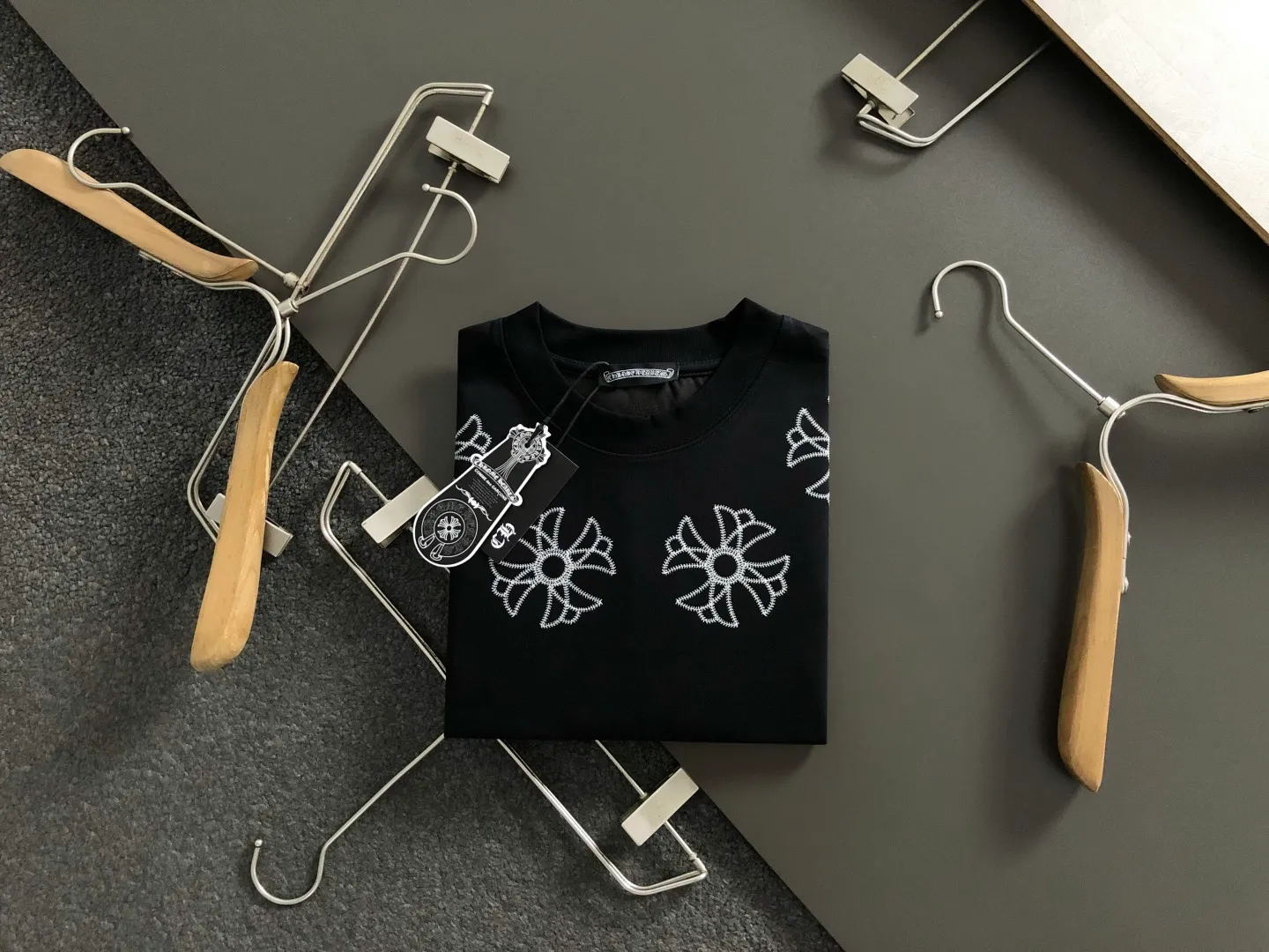 170 Ch* S-XXl 2026 ， ， logo ， ， 。 ， ， ， 。 ， ， 。 ， ， T look， ， ， 。 In Stock